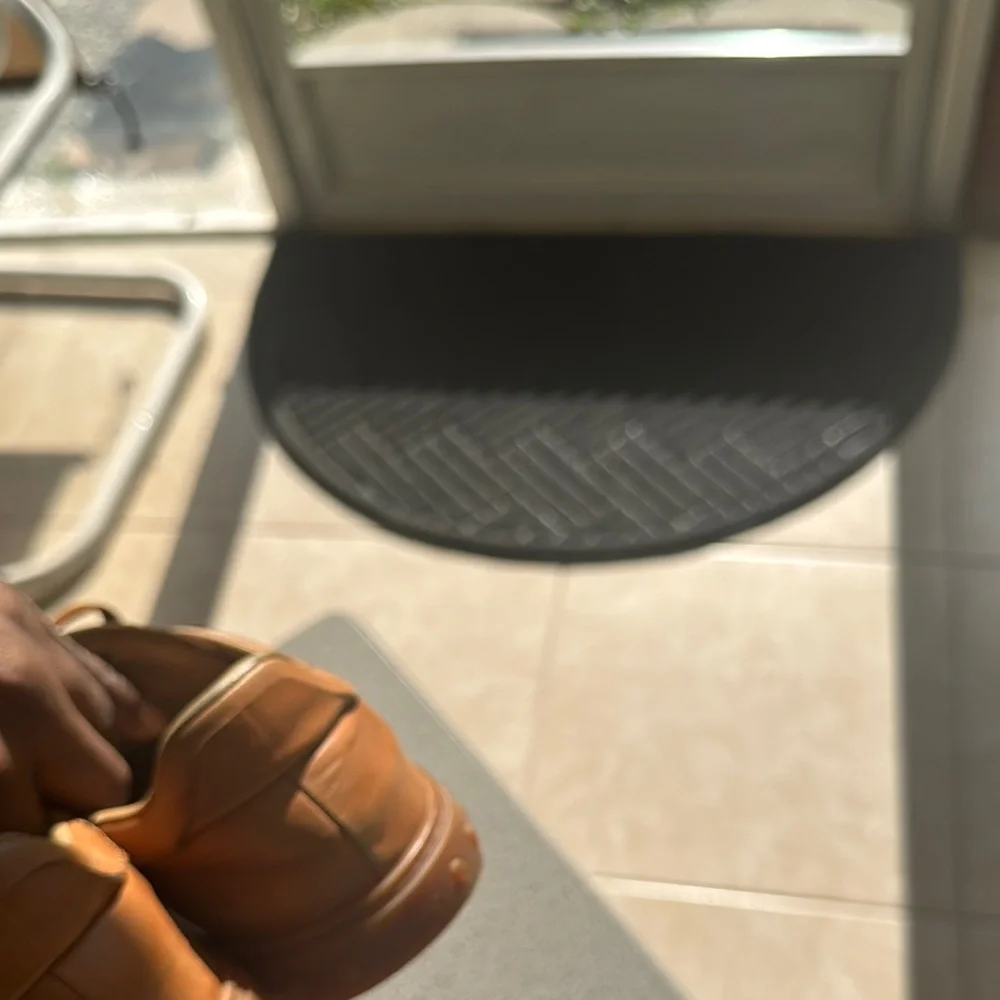 Tod's Men's Tan Leather Sneakers - Picture 7 of 11